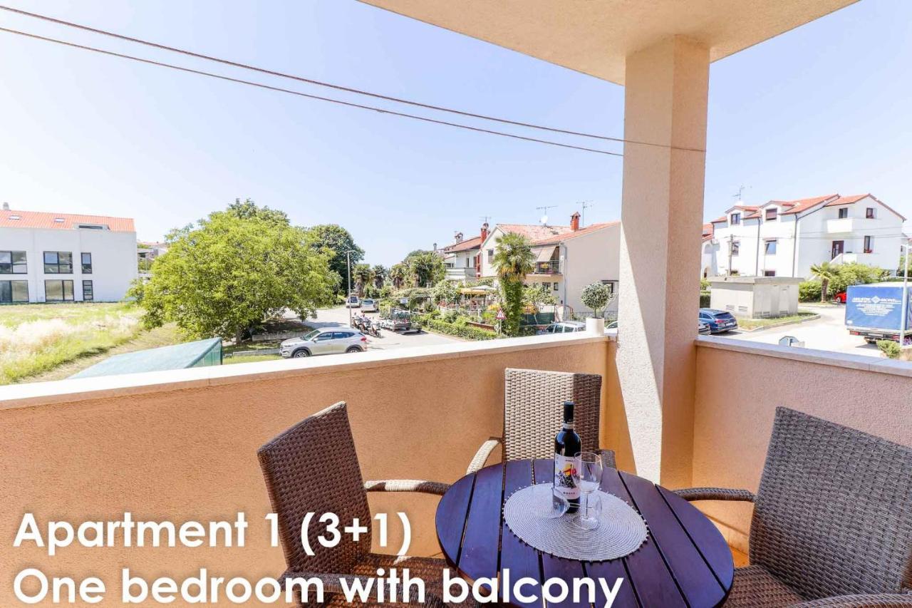Sunshine Apartments Funtana With Balcony And Sea View Екстериор снимка