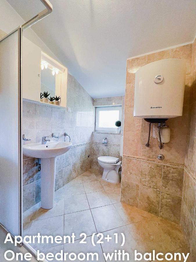 Sunshine Apartments Funtana With Balcony And Sea View Екстериор снимка