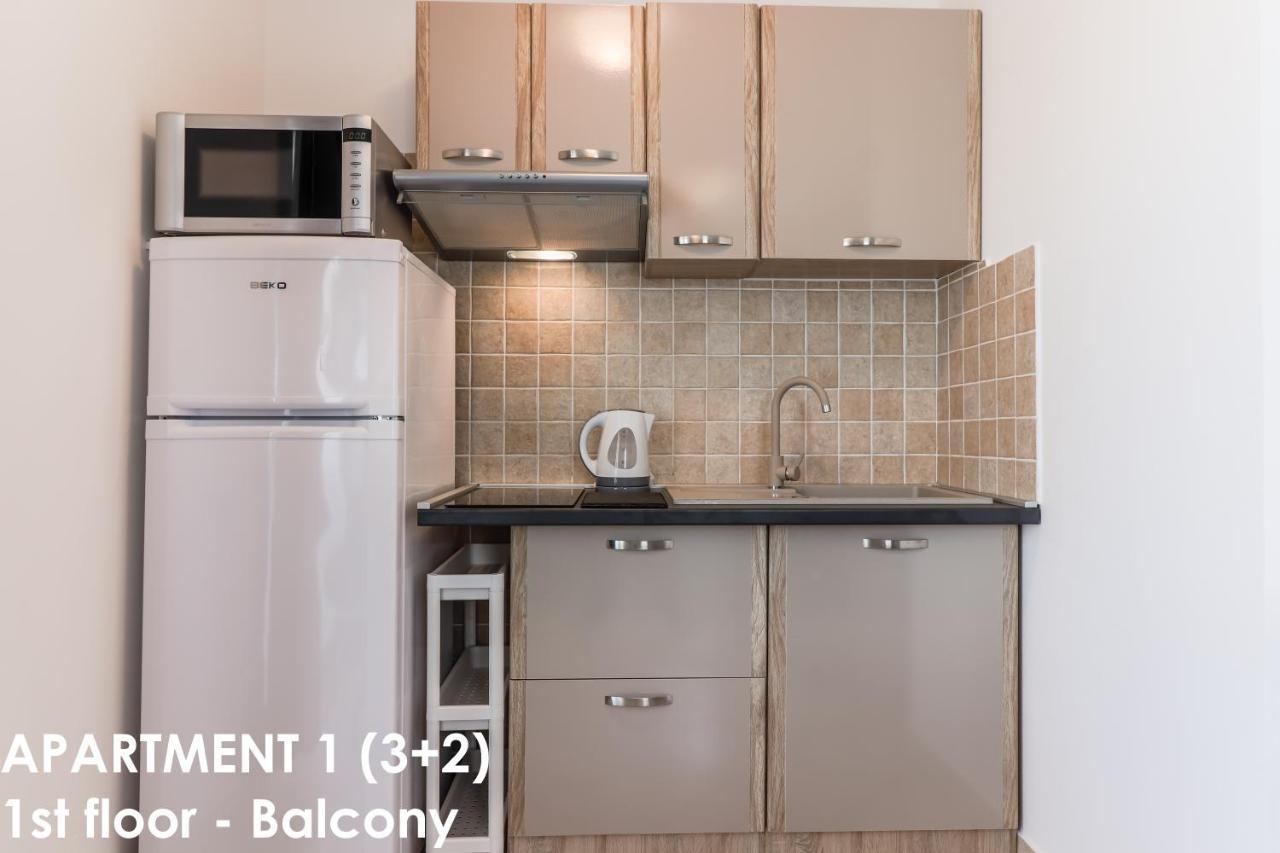 Sunshine Apartments Funtana With Balcony And Sea View Екстериор снимка